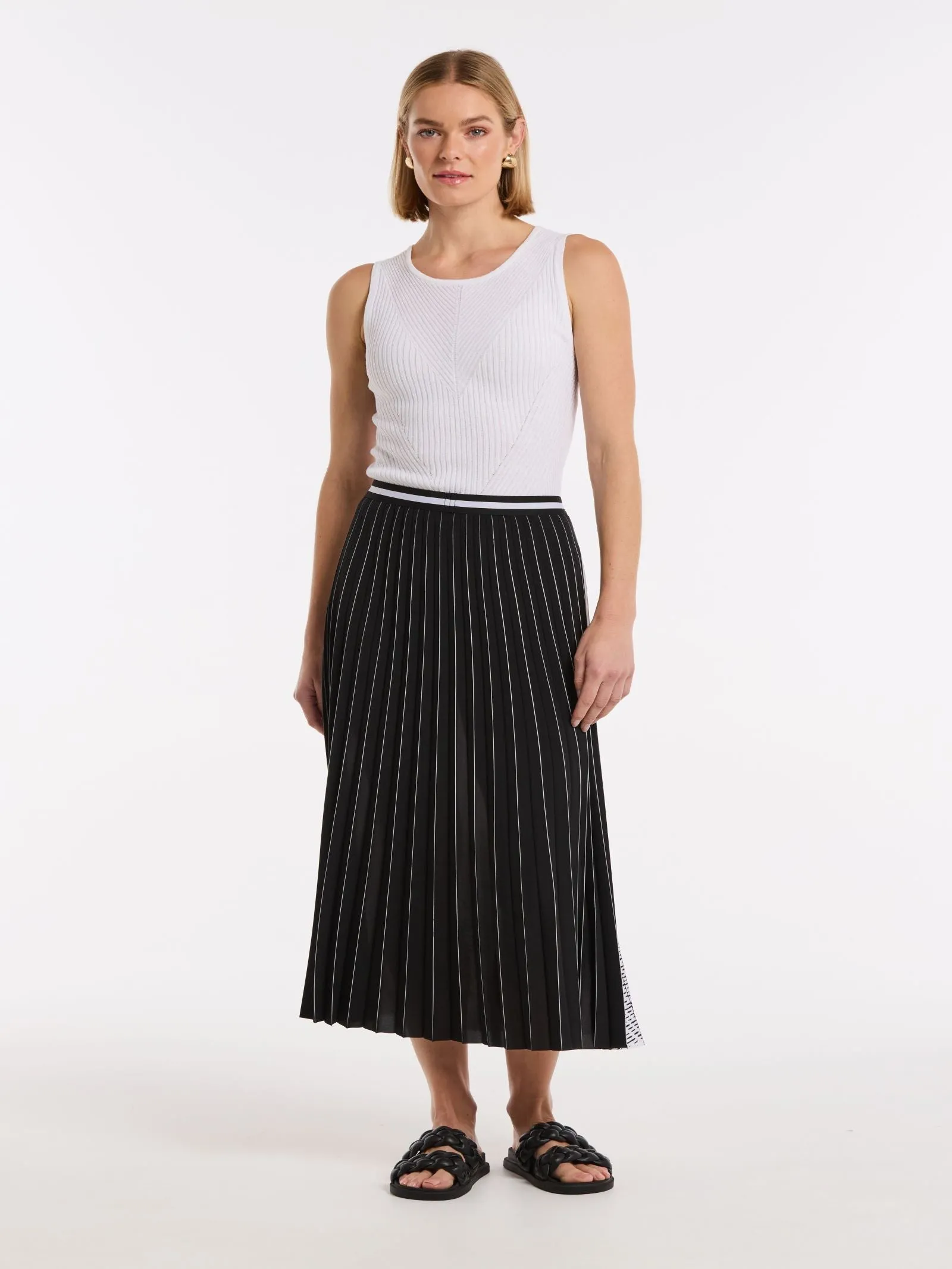 Marco Polo - YTMS55038 Pleated Mono Skirt